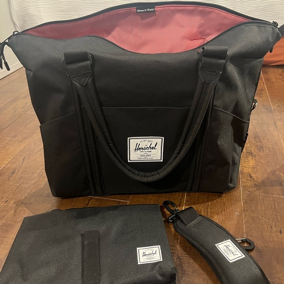 Herschel Diaper Bag Black - Picture 2 of 6